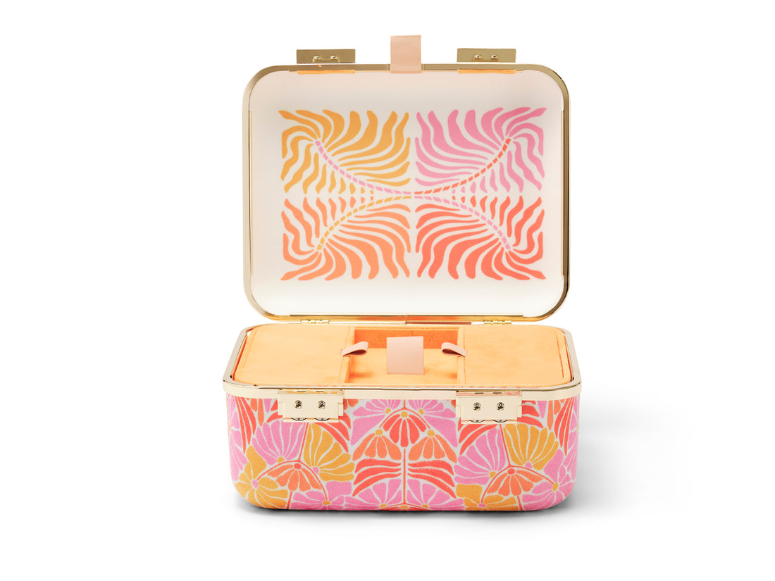 Vibe: Palm Beach in the swinging 60s. A lockable stash box for the swankiest scene.