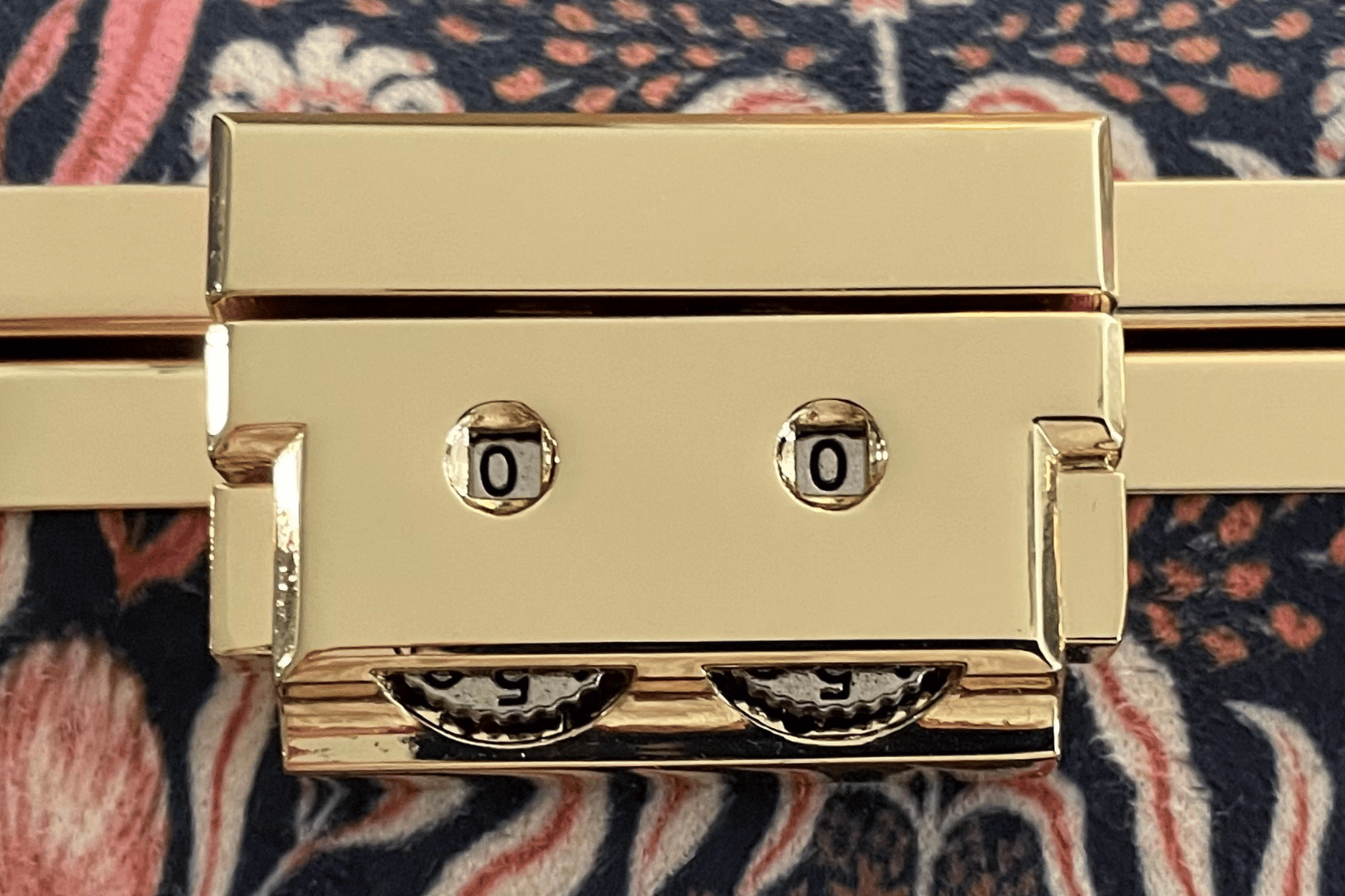 Gold plated dial locks allow you to set the code to your lovely lockbox.